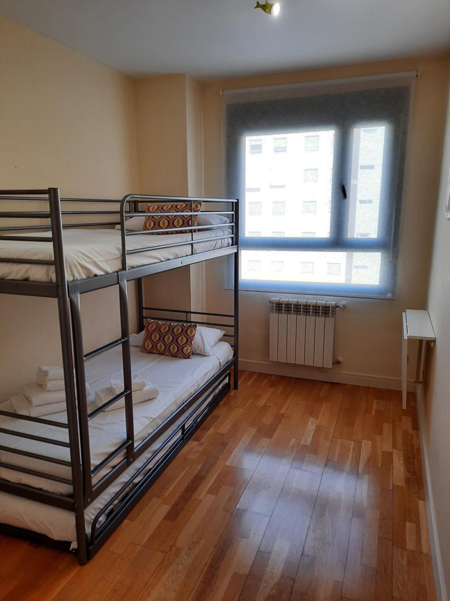 Roomspace Tablas Azofra Apartamento Madrid